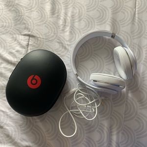All white wireless beats!!